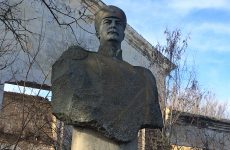 Сохранить монумент Нахимову в крымской глубинке!