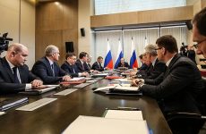 Владимир Путин в Ялте провёл совещание по вопросам социально-экономического развития Крыма и Севастополя
