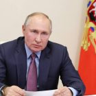 Путин заверил, что Россия не бросит Донбасс
