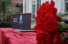 В память о жертвах трагедии в Казани