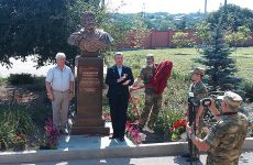 В Симферополе открыт памятник-бюст Дмитрия Пожарского