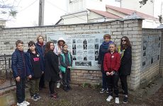 В Феодосии открыта мемориальная площадка «Стена памяти»