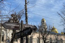 В Симферополе активисты установили указатели с историческими названиями улиц