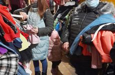 Керчь помогает беженцам с Донбасса
