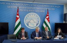 Наблюдатели из Совета Федерации отмечают высокий уровень организации выборов в Абхазии
