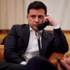 Сенатор заявил, что Украиной сейчас управляют военные, а не Зеленский