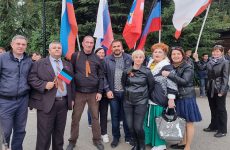 В Симферополе прошел митинг-концерт «Своих не бросаем»
