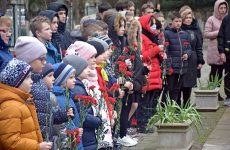 В Феодосийской школе-интернате открыта памятная доска в честь выпускника школы, погибшего в ходе СВО на Украине