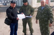 Русская община Крыма продолжает помогать феодосийским десантникам