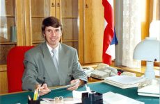 30 лет назад Сергей Цеков стал председателем Верховного Совета Крыма