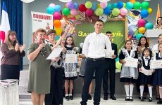 Торжественная линейка в МОУ «Крымская школа»