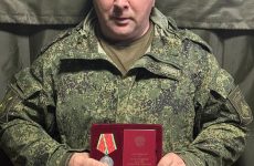 Сергей Харламов награжден медалью Суворова