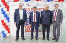 В Крыму масштабно открыли День единства народов России