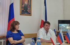 Сергей Цеков: в условиях кризиса крымчане ведут себя достойно, сохраняя внутреннее единство